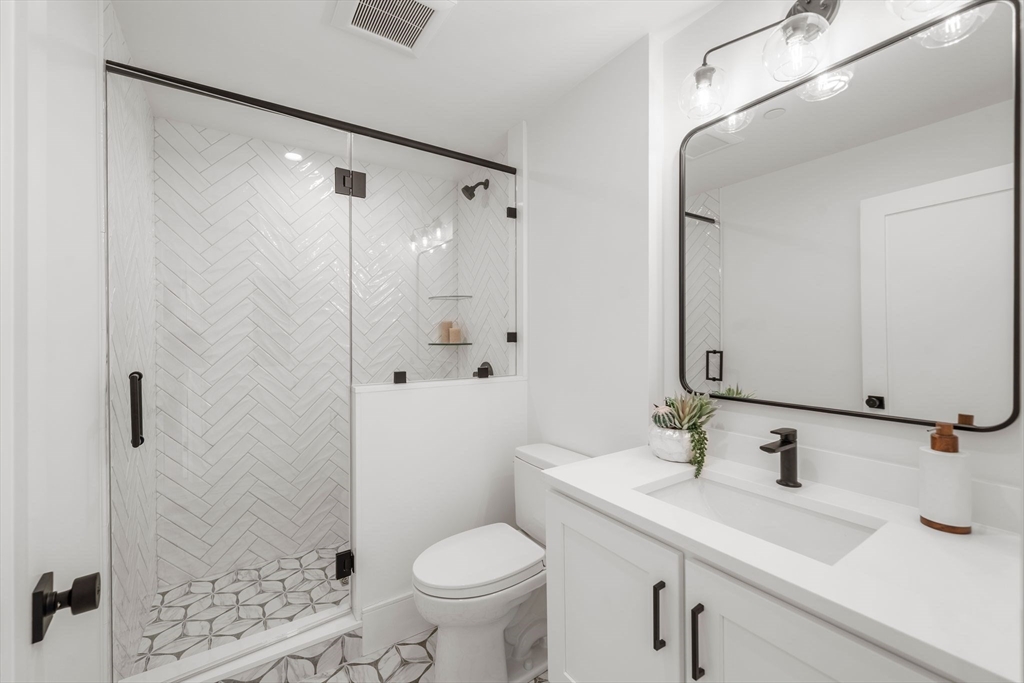 136 West 8th Street, Unit 3 Boston, MA 02127 - Photo 19 of 30