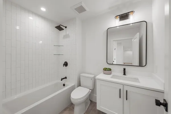 $1,750,000 | 136 West 8th Street, Unit 3, Boston, MA 02127