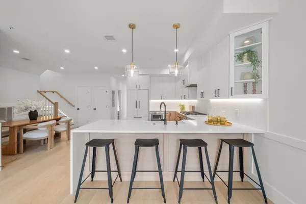 $1,750,000 | 136 West 8th Street, Unit 3, Boston, MA 02127