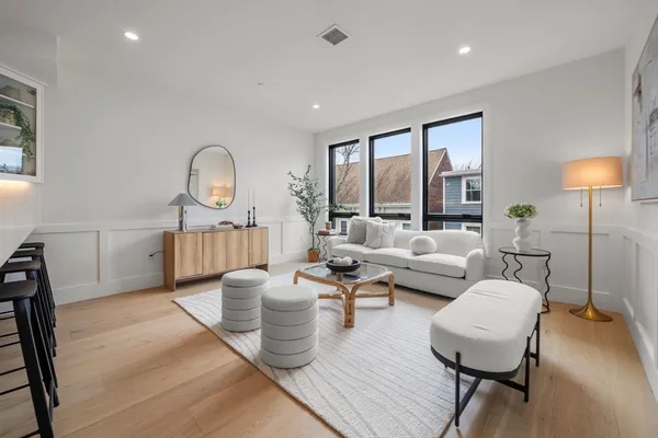 $1,750,000 | 136 West 8th Street, Unit 3, Boston, MA 02127