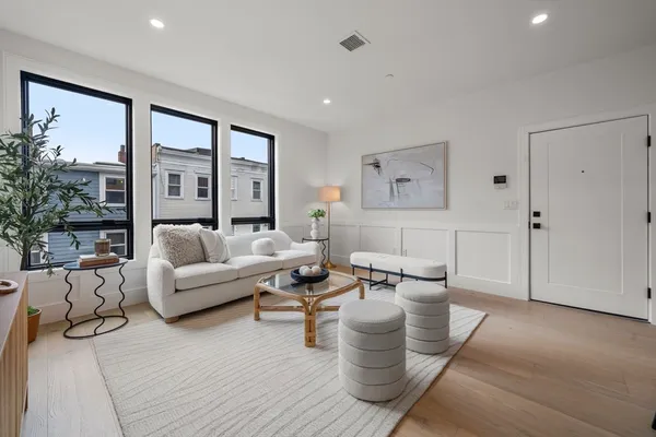 $1,750,000 | 136 West 8th Street, Unit 3, Boston, MA 02127