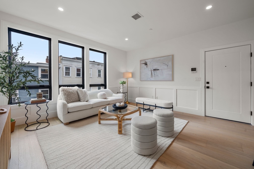 136 West 8th Street, Unit 3 Boston, MA 02127 - Photo 6 of 30