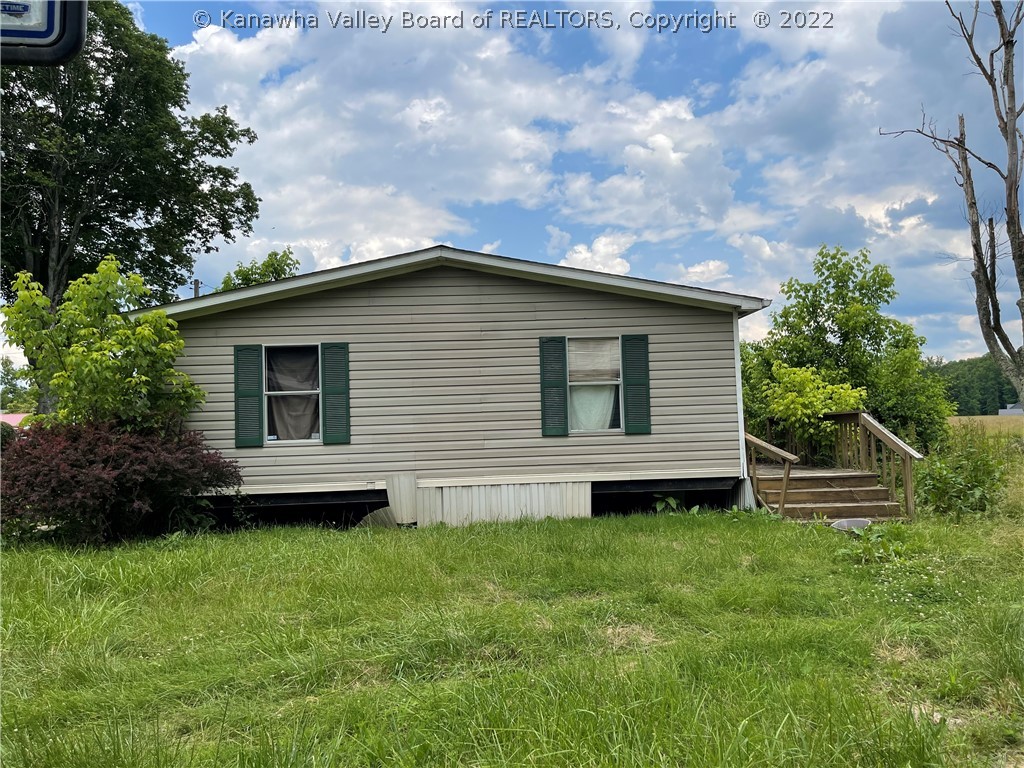 205 Camp Road St. Albans, WV 25177 - Photo 3 of 20 Gallery Image 3