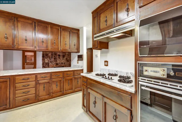 $895,000 | 1069 16th Street, Oakland, CA 94607