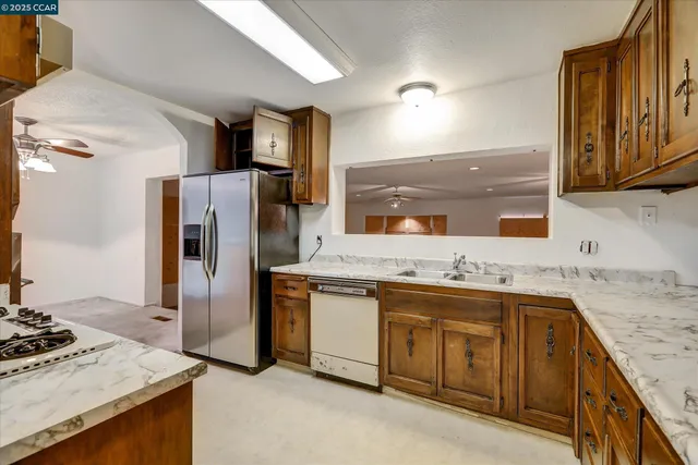 $895,000 | 1069 16th Street, Oakland, CA 94607