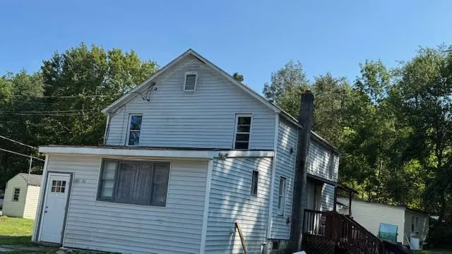 a view of a house front of house