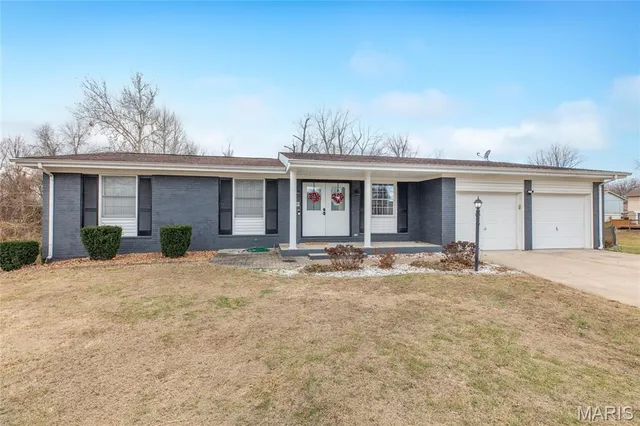 $270,000 | 5000 Cavalier Court, Godfrey, IL 62035