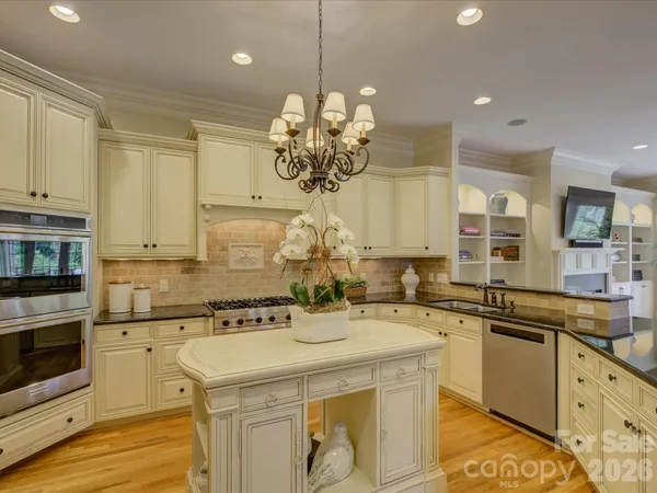 $1,295,000 | 5060 Carmel Road, Charlotte, NC 28226