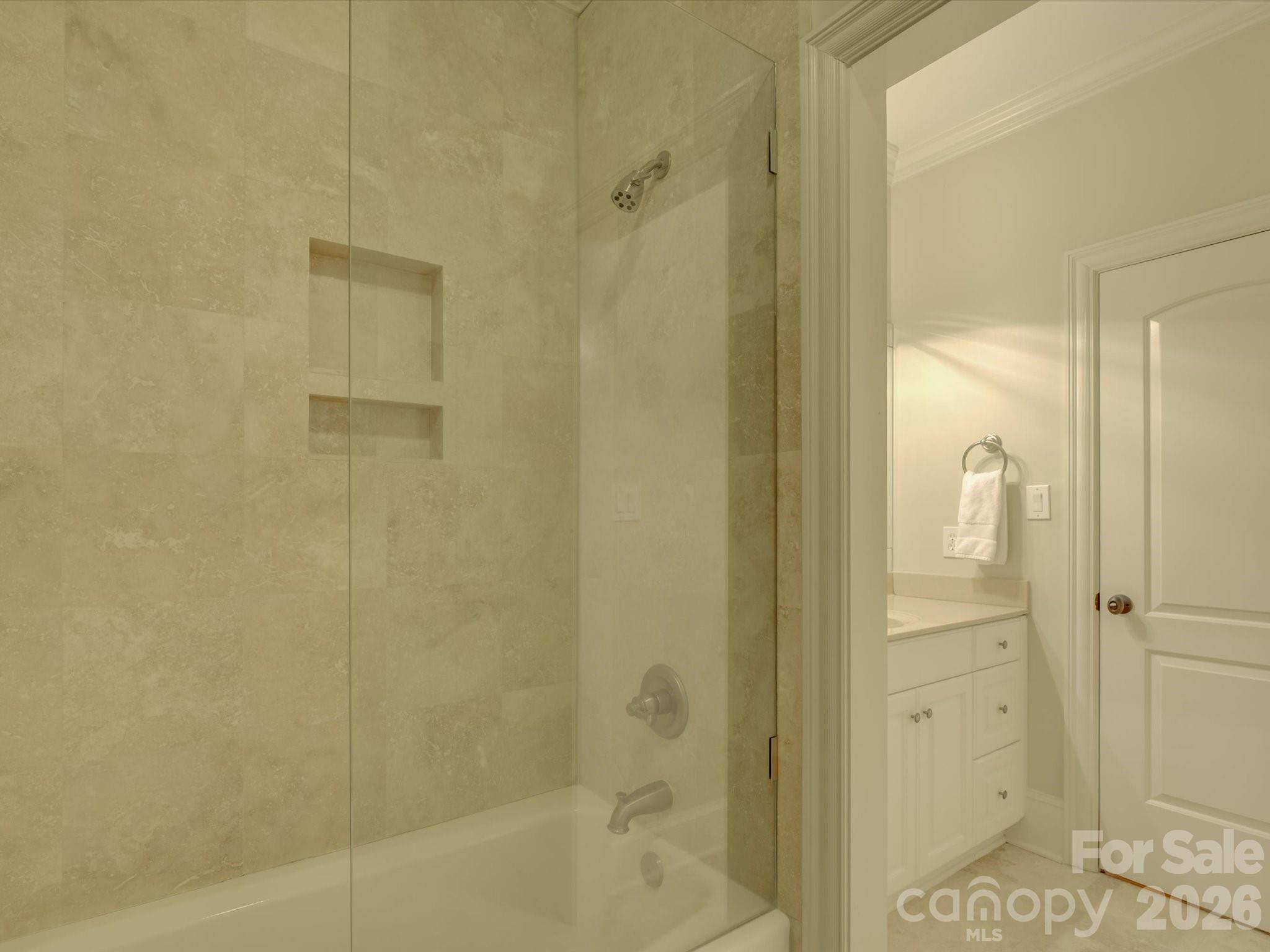 5060 Carmel Road Charlotte, NC 28226 - Photo 34 of 46 a bathroom with a bathtub