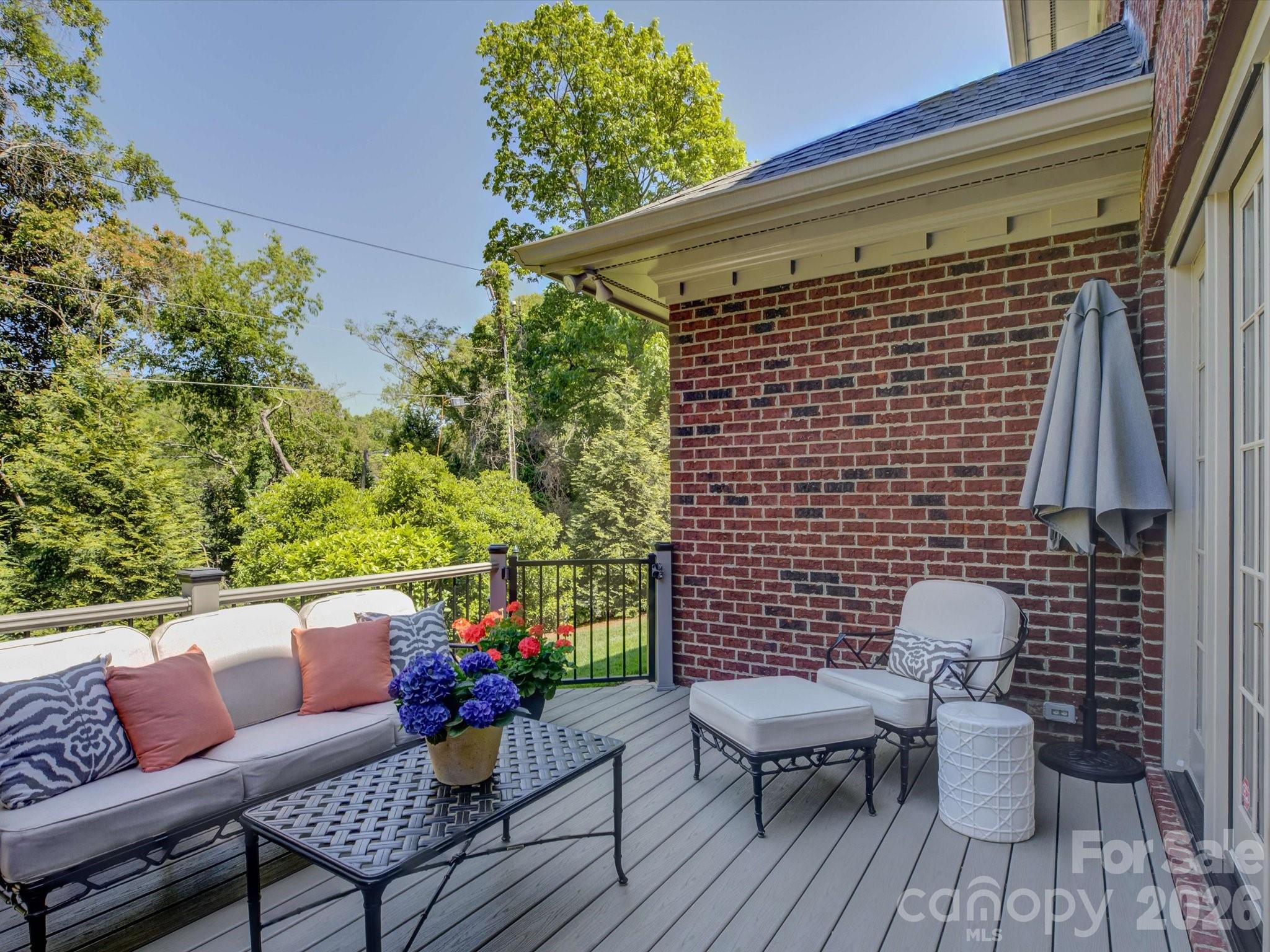 5060 Carmel Road Charlotte, NC 28226 - Photo 40 of 46 a view of sitting area with furniture