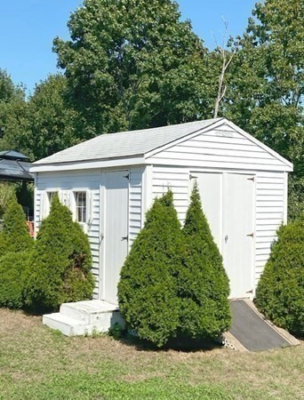 2 Gallows Hill Road Salem, MA 01970 - Photo 32 of 33 Gallery Image 32