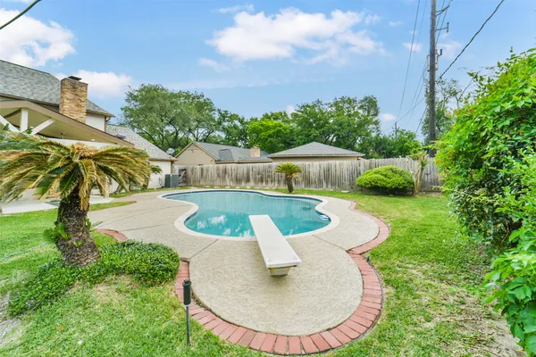 $339,000 | 1423 Ash Meadow Drive, Houston, TX 77090
