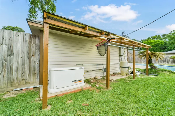 $339,000 | 1423 Ash Meadow Drive, Houston, TX 77090