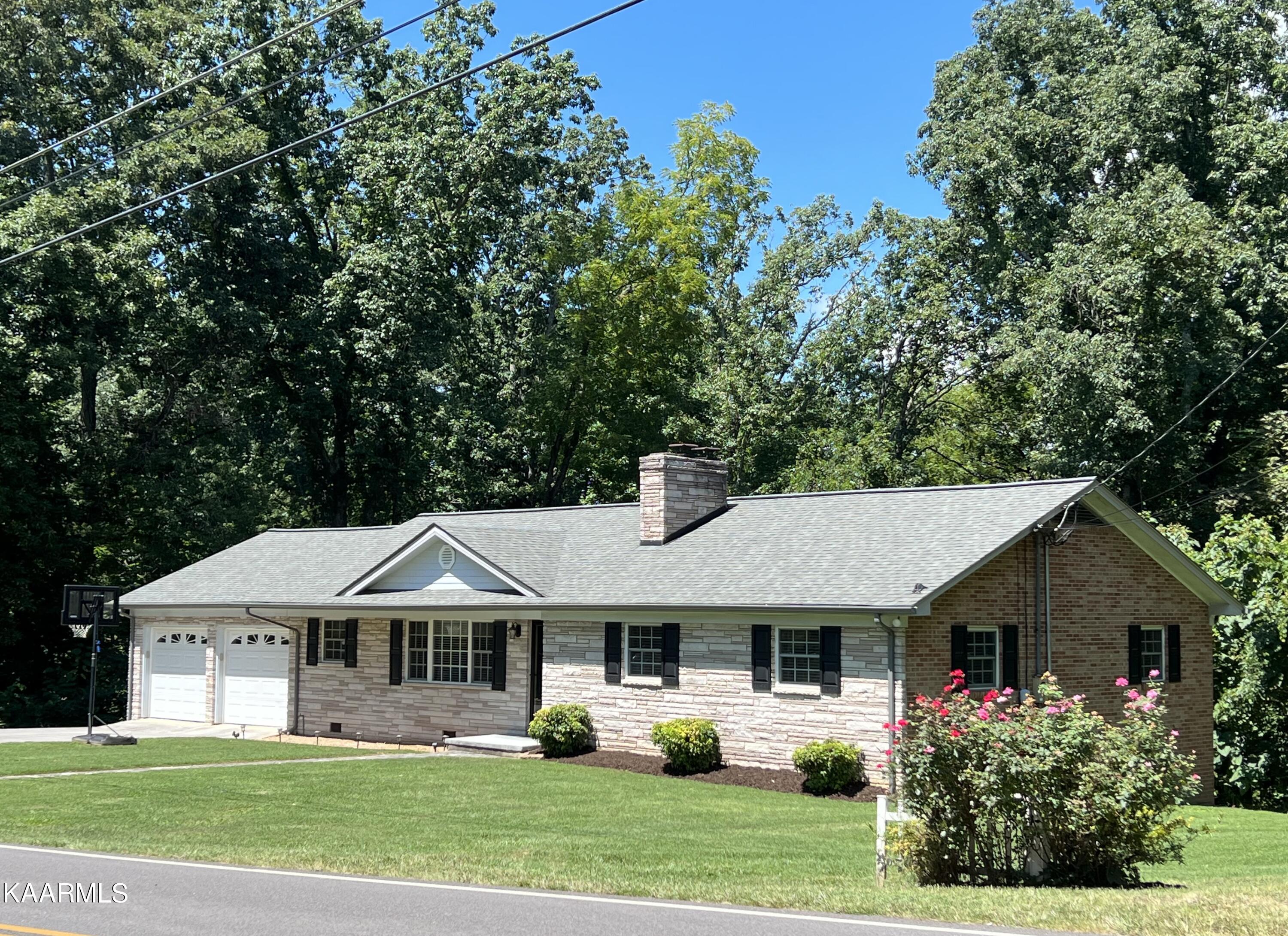 800 Greenbriar Road Talbott, TN 37877 - Photo 3 of 29 EE68718A-AA0C-4DC9-A83E-3DF8F45A273F_1_2