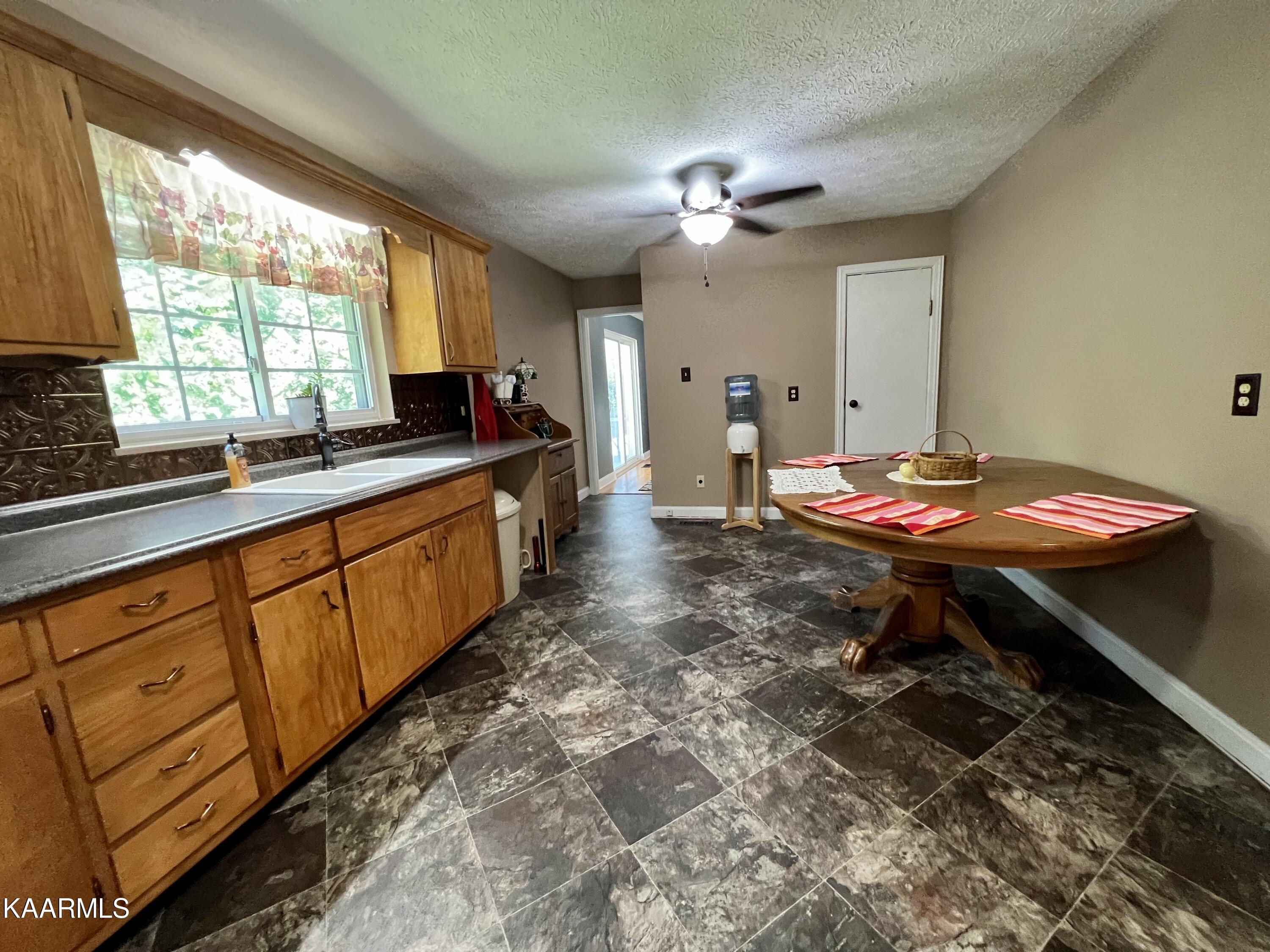800 Greenbriar Road Talbott, TN 37877 - Photo 9 of 29 5E013640-BA55-4AD7-AA87-2EFBB7CAB46B_1_2