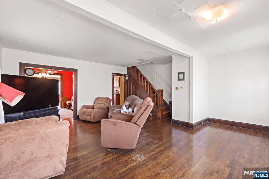 420 Rutherford Avenue Lyndhurst, NJ 07071 - Photo 4 of 23 Gallery Image 4