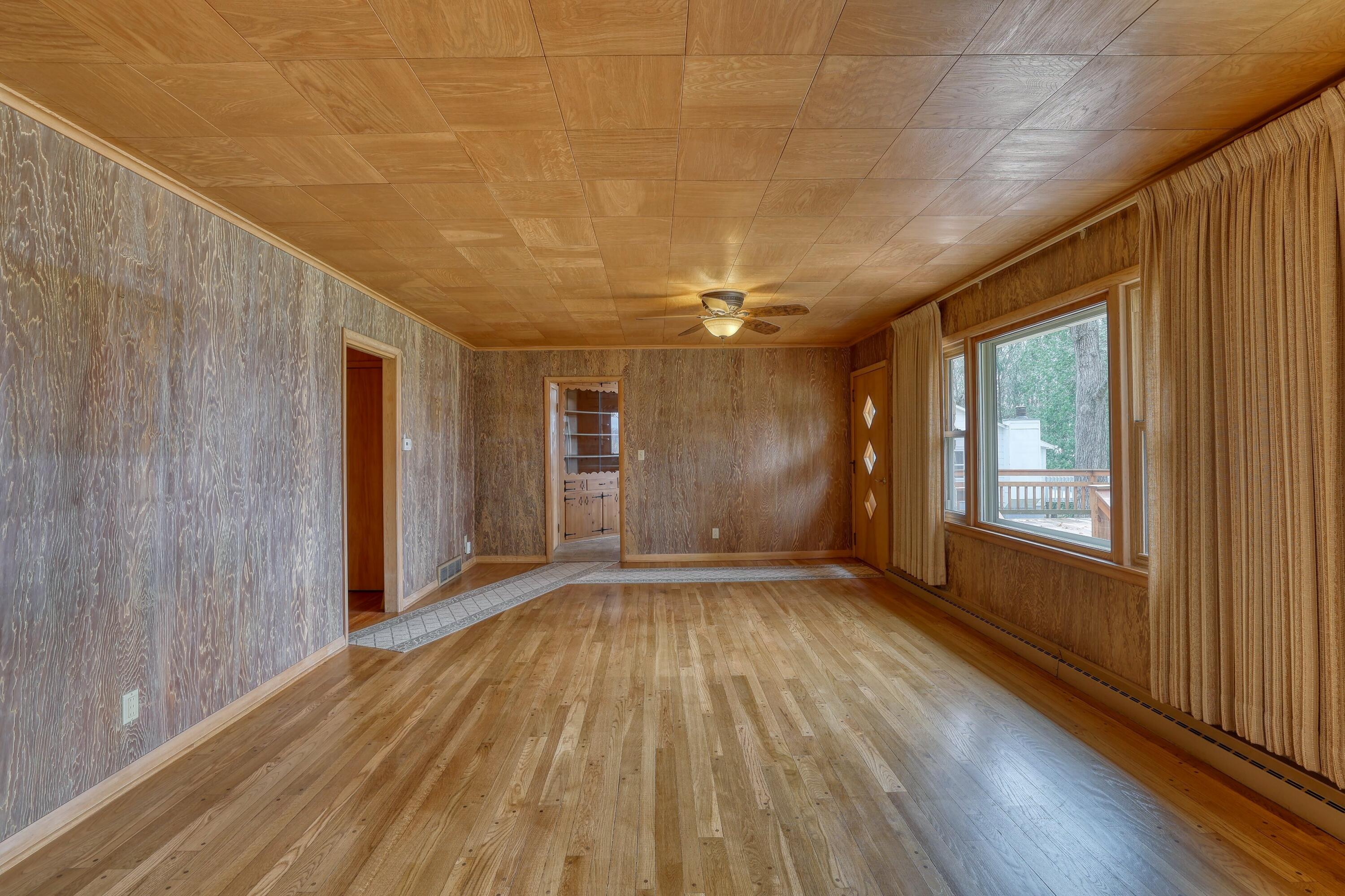3513 Ridge Drive, Unit 3507 Delafield, WI 53029 - Photo 11 of 29 Living Room