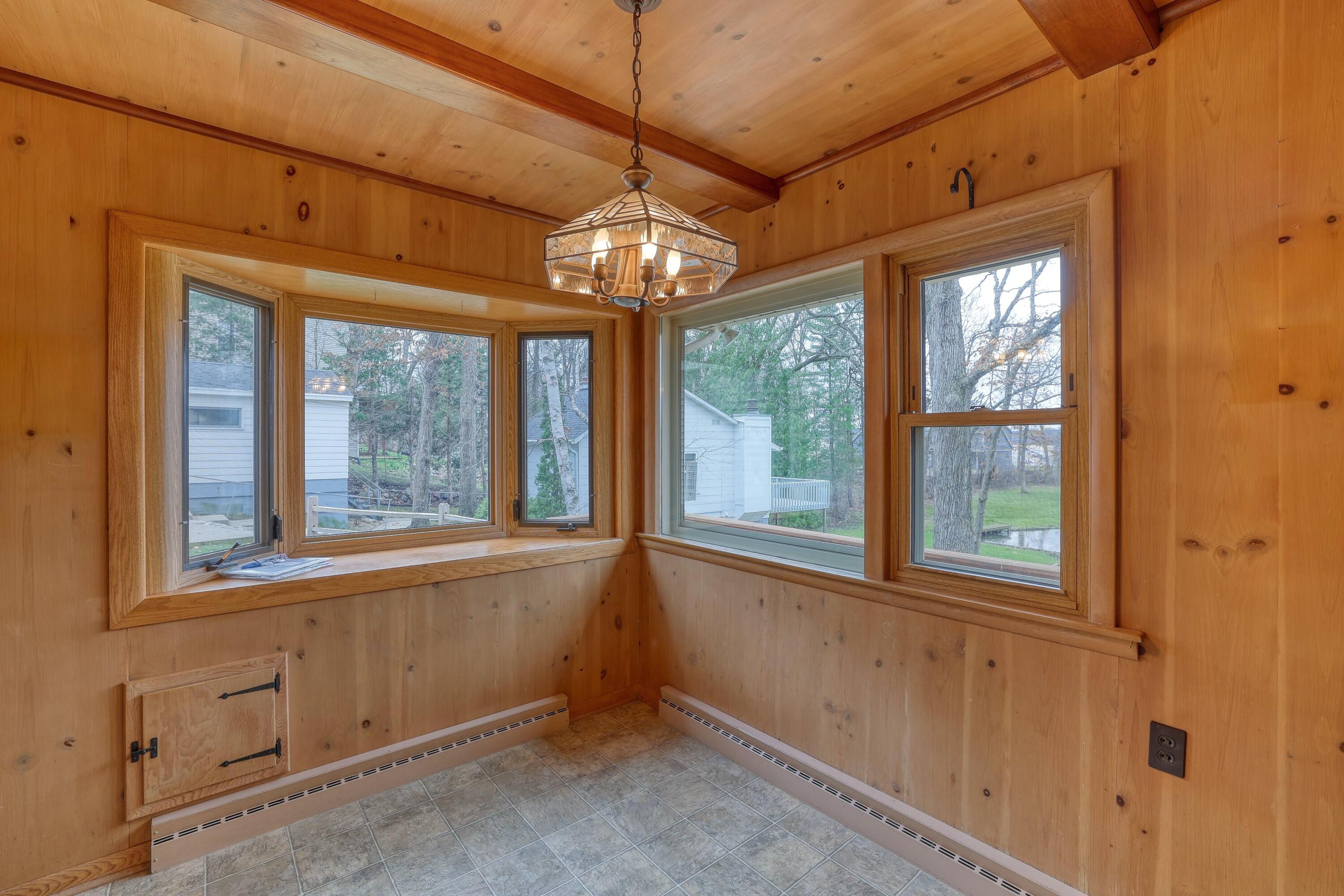 3513 Ridge Drive, Unit 3507 Delafield, WI 53029 - Photo 7 of 29 Dinette