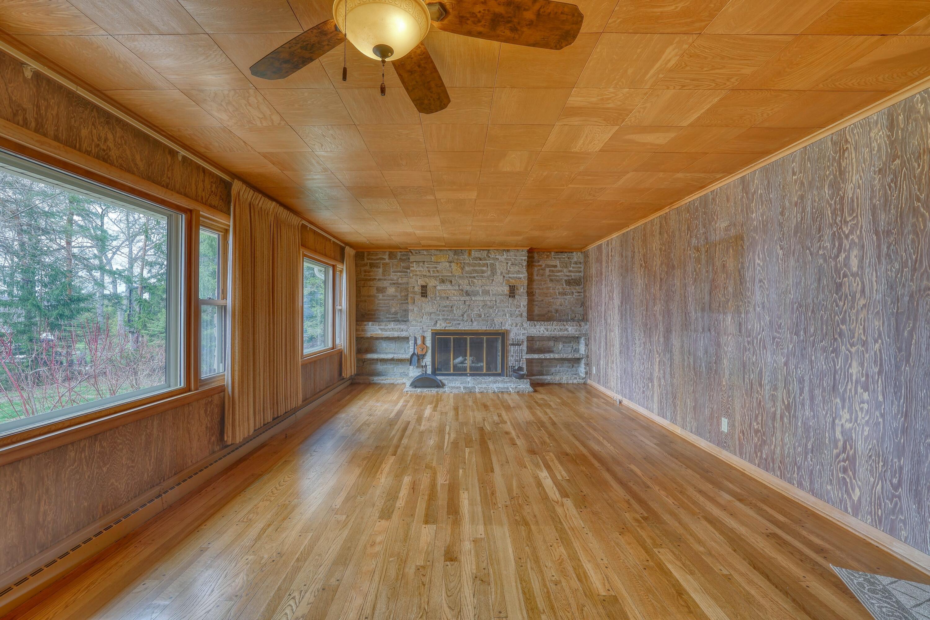 3513 Ridge Drive, Unit 3507 Delafield, WI 53029 - Photo 10 of 29 Living Room