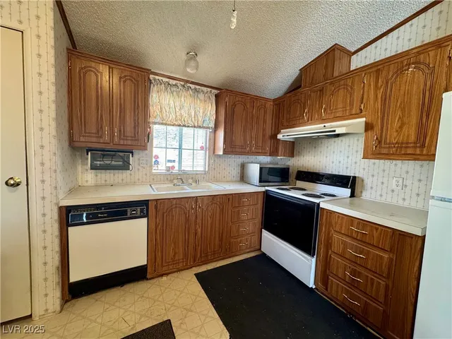 $80,000 | 240 Main Street, Searchlight, NV 89046