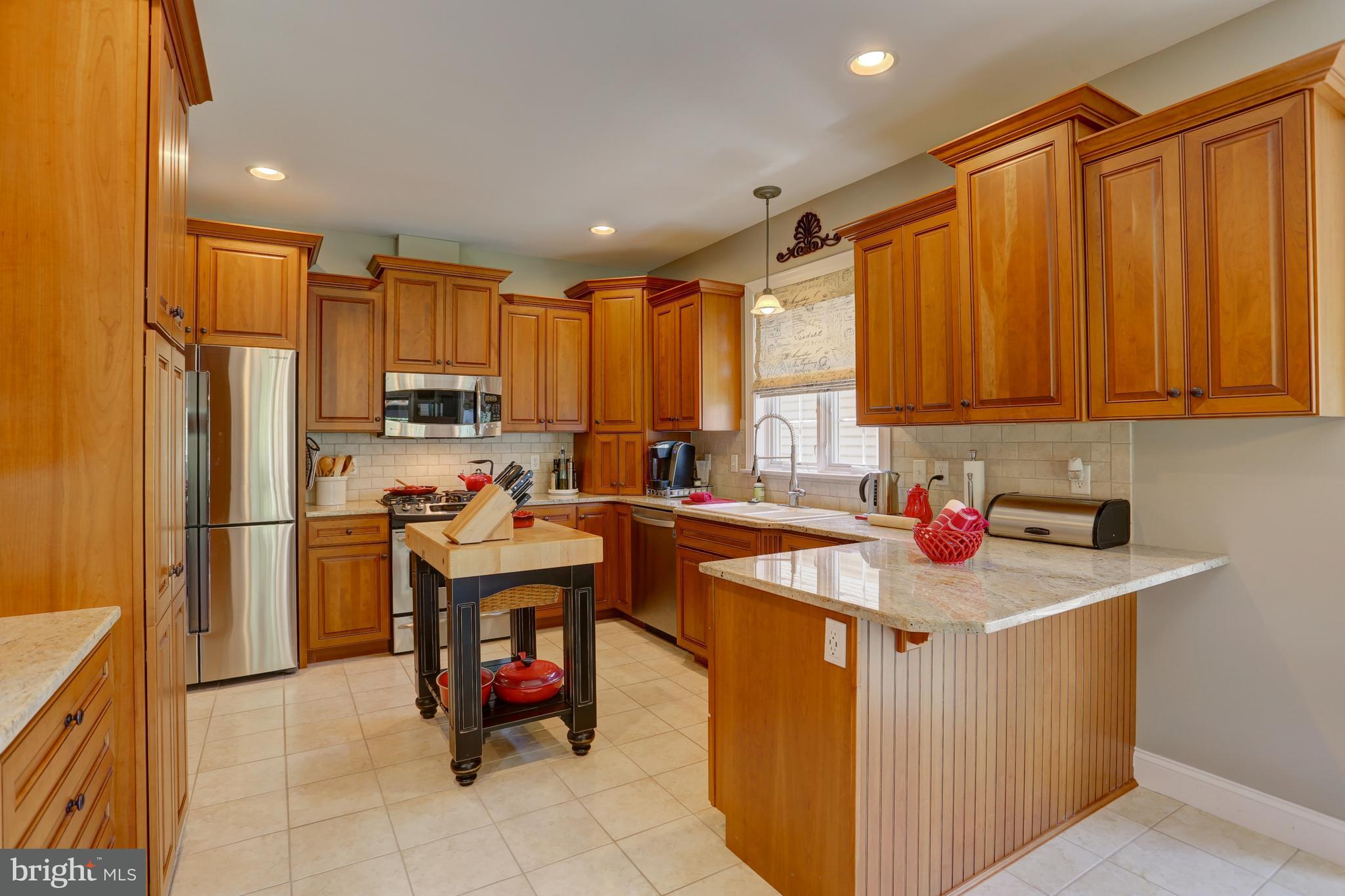 1001 Suffolk Drive Lititz, PA 17543 - Photo 11 of 37 Kitchen with stainless steel appliances