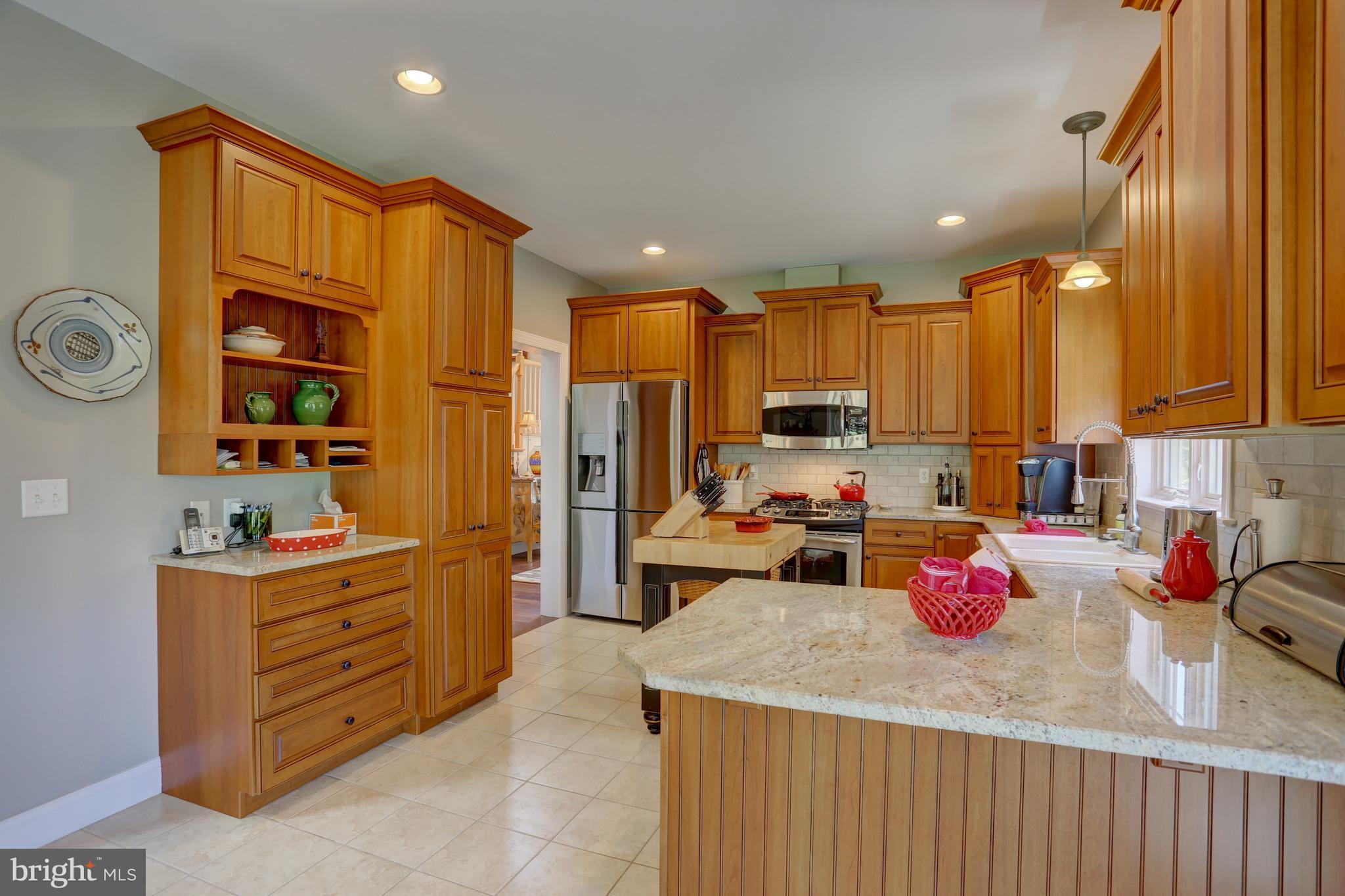 1001 Suffolk Drive Lititz, PA 17543 - Photo 12 of 37 Kitchen with granite counters