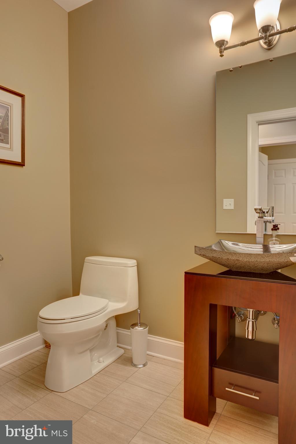 1001 Suffolk Drive Lititz, PA 17543 - Photo 20 of 37 Powder room
