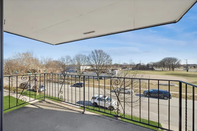 $165,000 | 11036 Kilpatrick Avenue, Unit 3NE, Oak Lawn, IL 60453