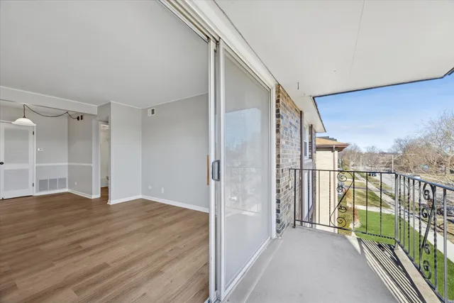 $165,000 | 11036 Kilpatrick Avenue, Unit 3NE, Oak Lawn, IL 60453