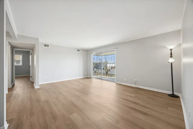 $165,000 | 11036 Kilpatrick Avenue, Unit 3NE, Oak Lawn, IL 60453