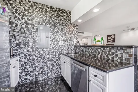 $139,000 | 191 Presidential Boulevard, Unit 826, Bala Cynwyd, PA 19004