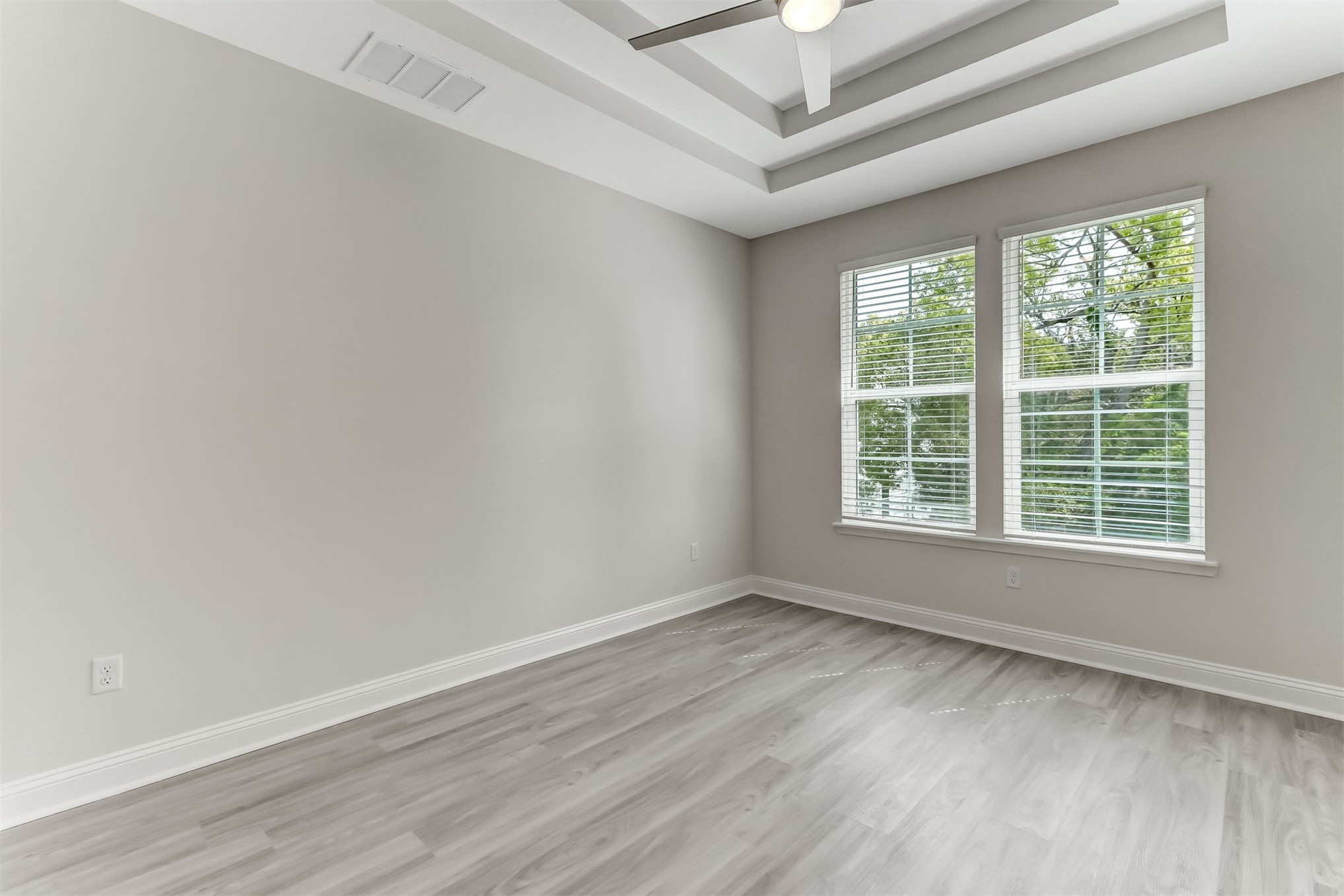 424 South 8th Street Fernandina Beach, FL 32034 - Photo 17 of 32 Primary bedroom