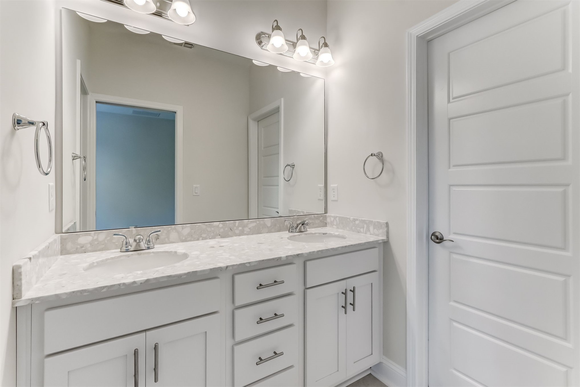 424 South 8th Street Fernandina Beach, FL 32034 - Photo 18 of 32 Primary Bath