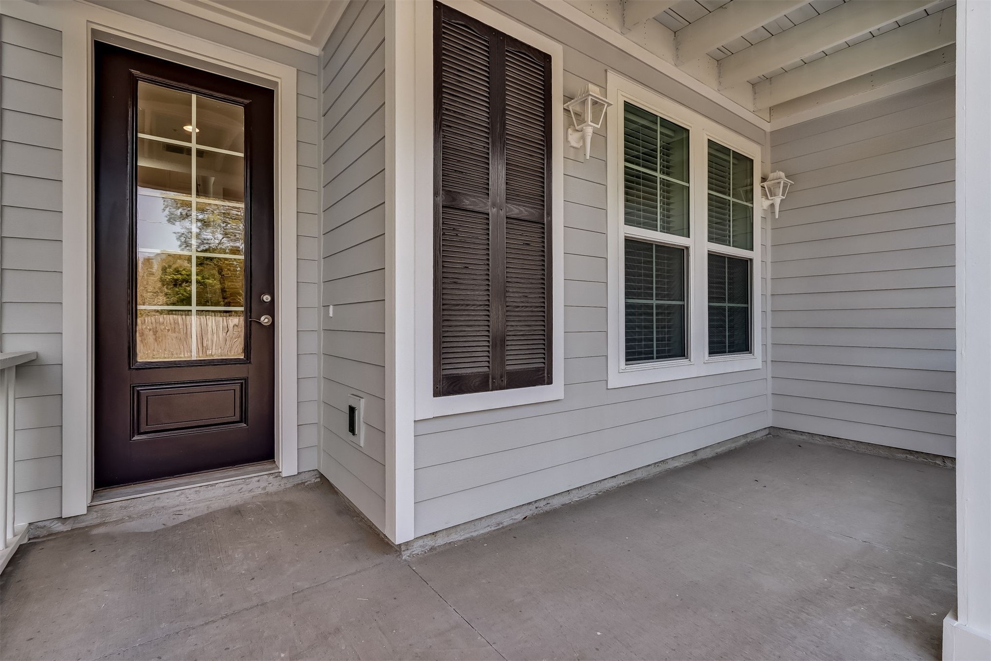 424 South 8th Street Fernandina Beach, FL 32034 - Photo 3 of 32 Entrance - covered porch