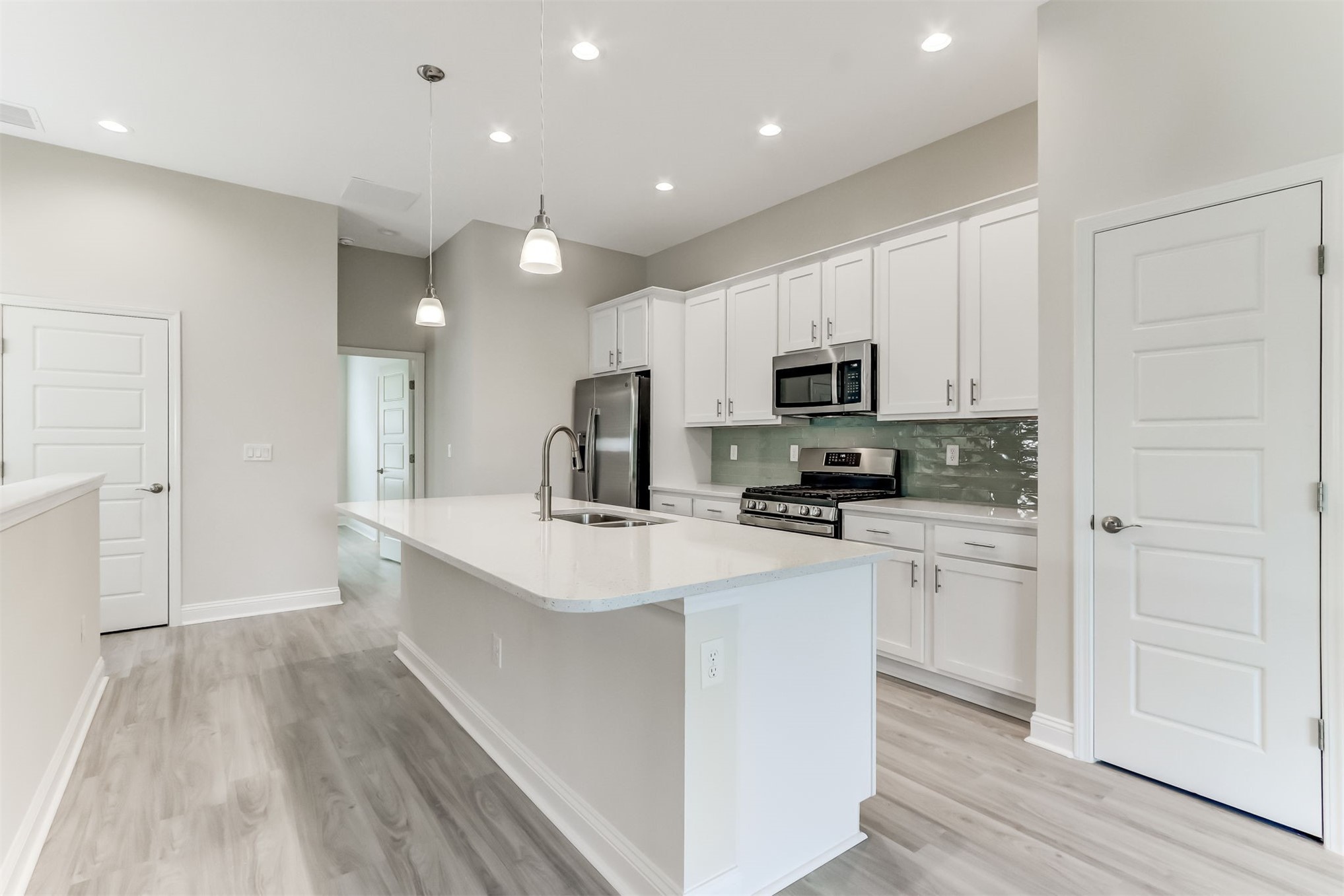 424 South 8th Street Fernandina Beach, FL 32034 - Photo 8 of 32 Kitchen, large island and pantry