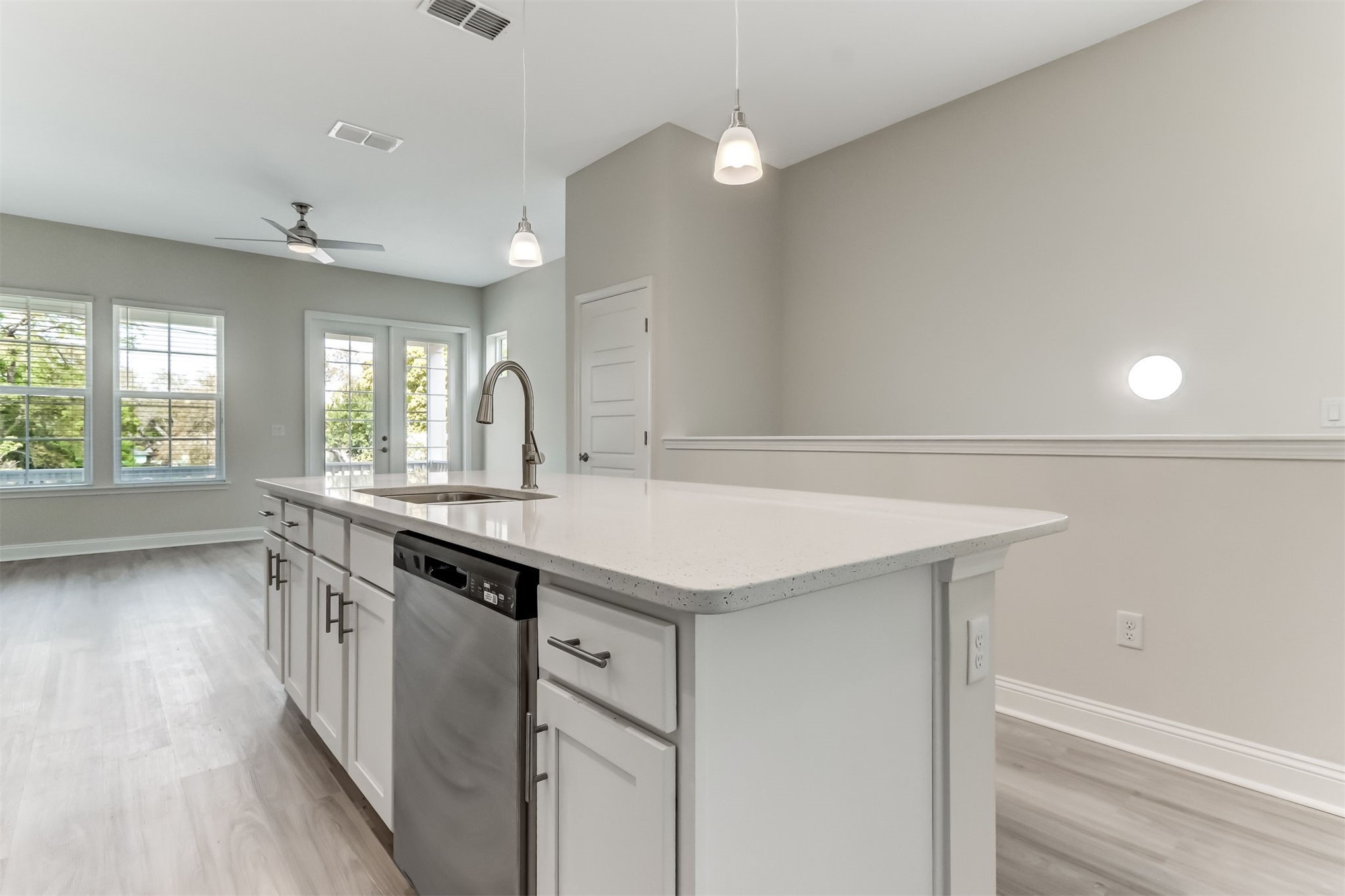 424 South 8th Street Fernandina Beach, FL 32034 - Photo 10 of 32 Large island