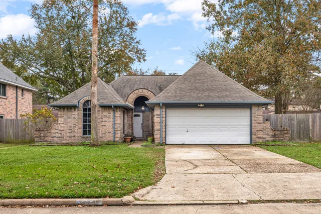 $225,000 | 8730 Pines Pl Drive, Humble, TX 77346