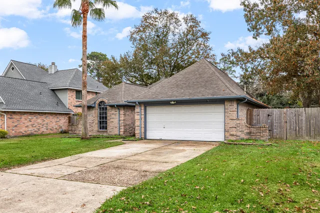$225,000 | 8730 Pines Pl Drive, Humble, TX 77346