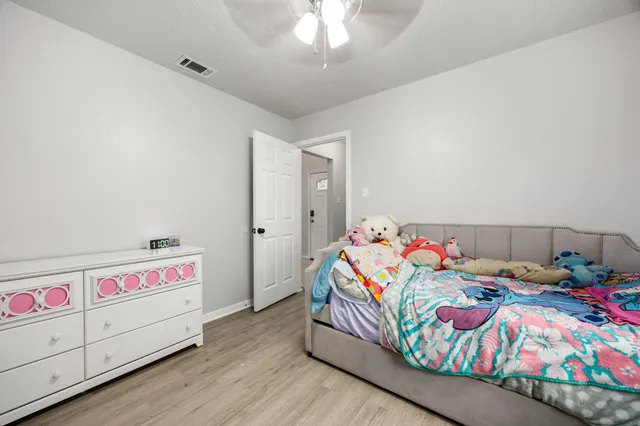 $225,000 | 8730 Pines Pl Drive, Humble, TX 77346