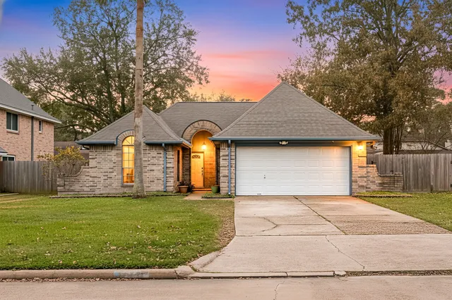 $225,000 | 8730 Pines Pl Drive, Humble, TX 77346