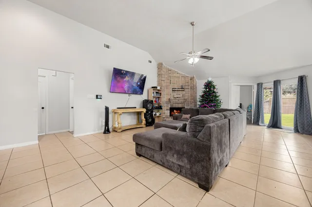 $225,000 | 8730 Pines Pl Drive, Humble, TX 77346