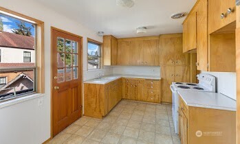 5114 South Ruggles Street Seattle, WA 98178 - Photo 2 of 22 Gallery Image 2