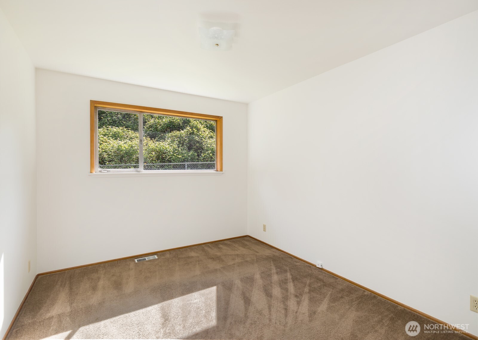 5114 South Ruggles Street Seattle, WA 98178 - Photo 8 of 22 Gallery Image 8