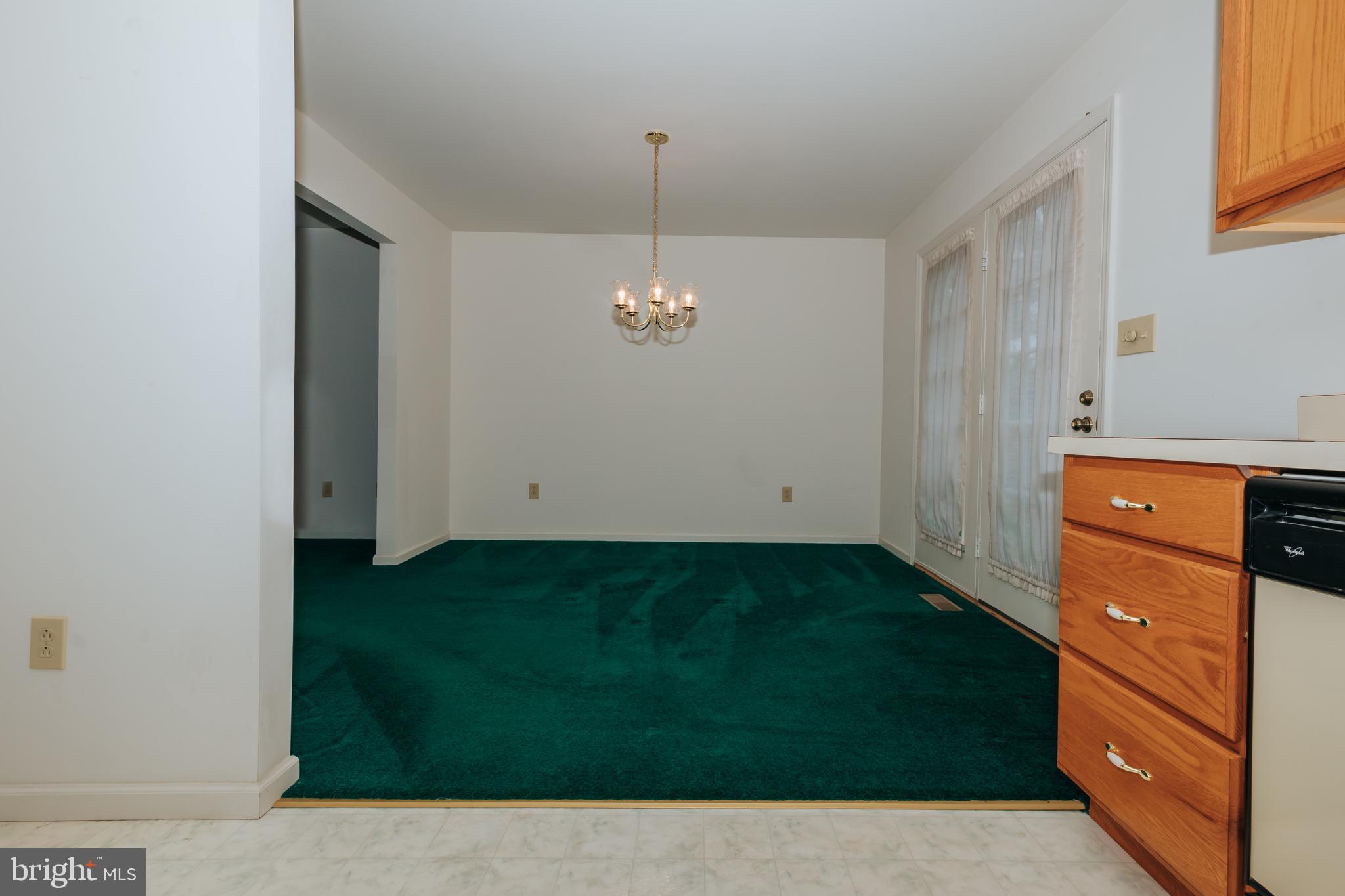 126 Bainbridge Circle Reading, PA 19608 - Photo 15 of 41 Dining area