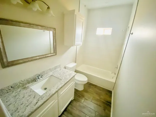 $1,075 | 904 Kentucky Street, Unit 3, Alton, TX 78573