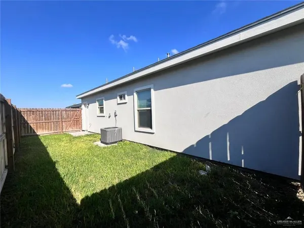 $1,075 | 904 Kentucky Street, Unit 3, Alton, TX 78573