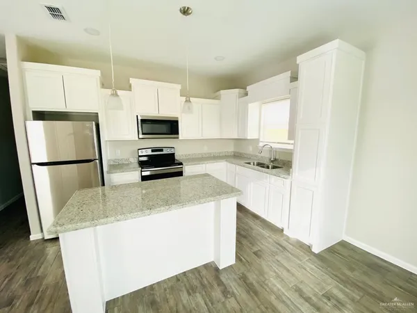 $1,075 | 904 Kentucky Street, Unit 3, Alton, TX 78573