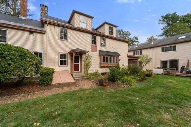 $775,000 | 324 Union Street, Unit 1, Millis, MA 02054