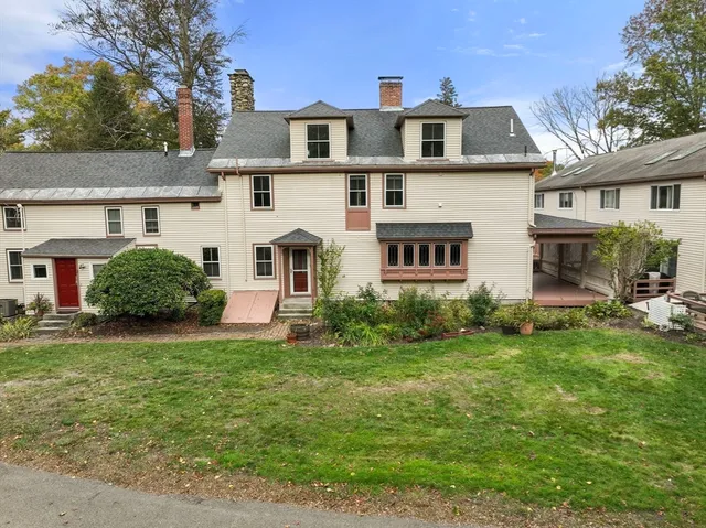 $775,000 | 324 Union Street, Unit 1, Millis, MA 02054