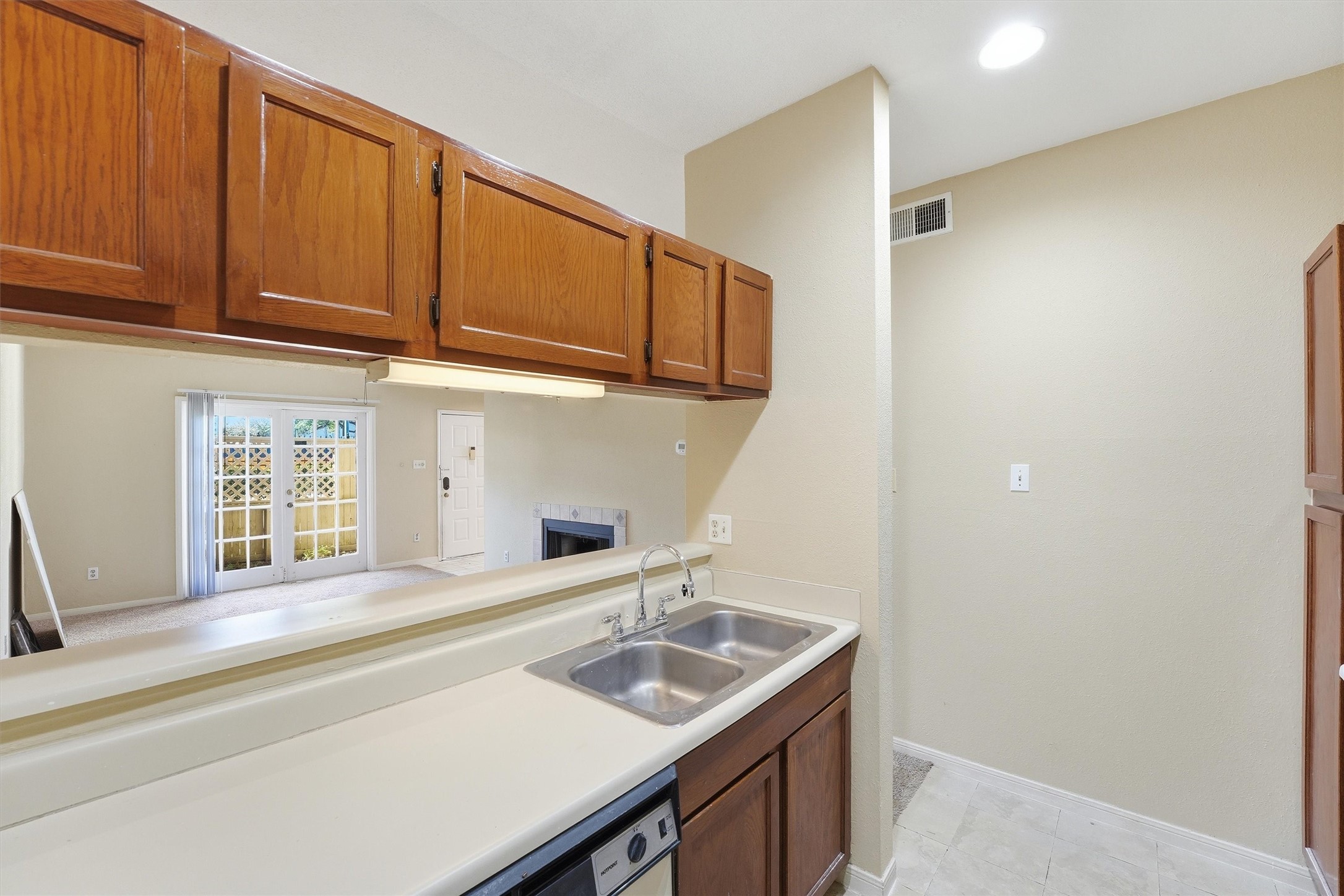 8055 Cambridge Street, Unit 5 Houston, TX 77054 - Photo 10 of 15